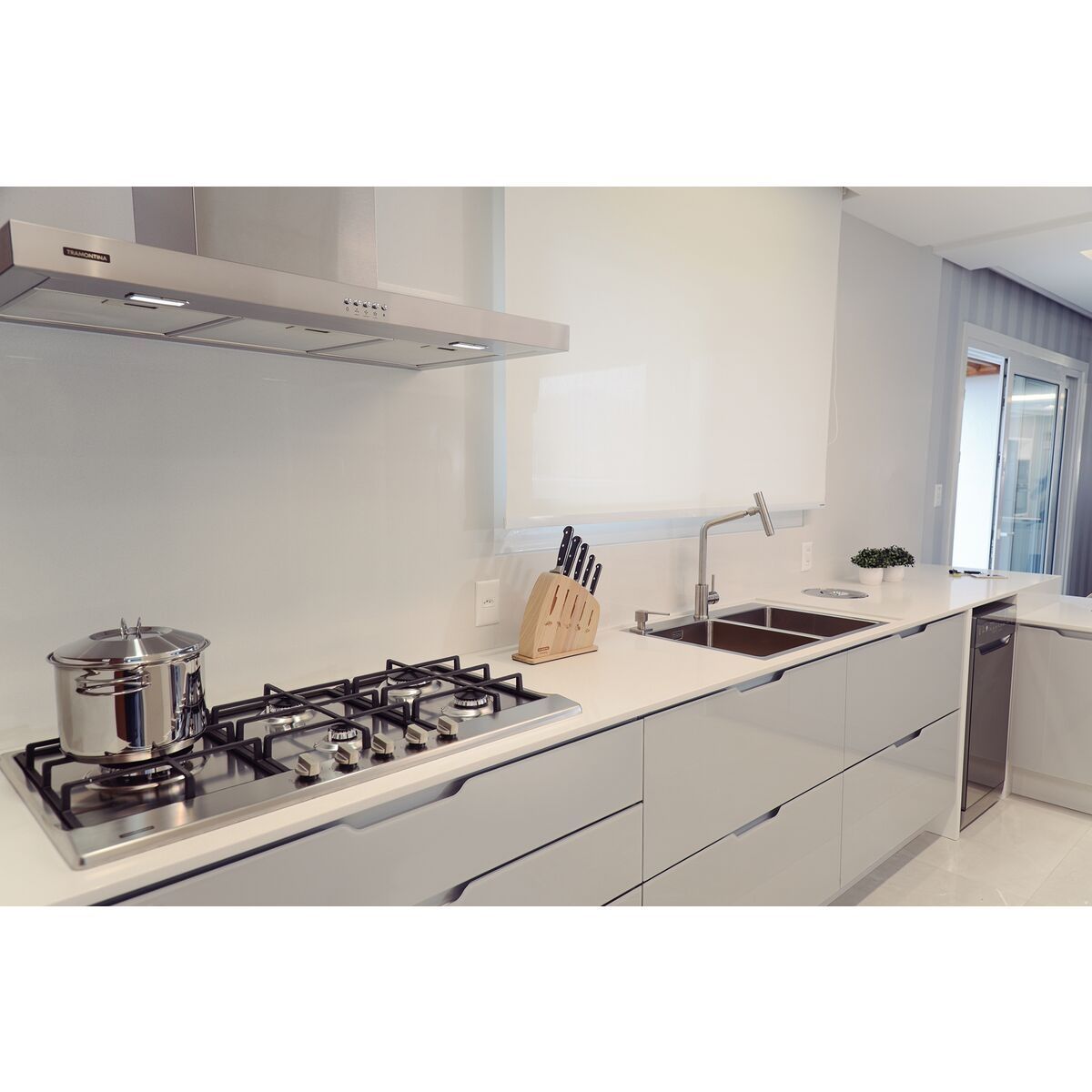 Cooktop a Gás Tramontina Penta Plus em Aço Inox e Trempes em Ferro Fundido com Acendimento Superautomático 5 Queimadores