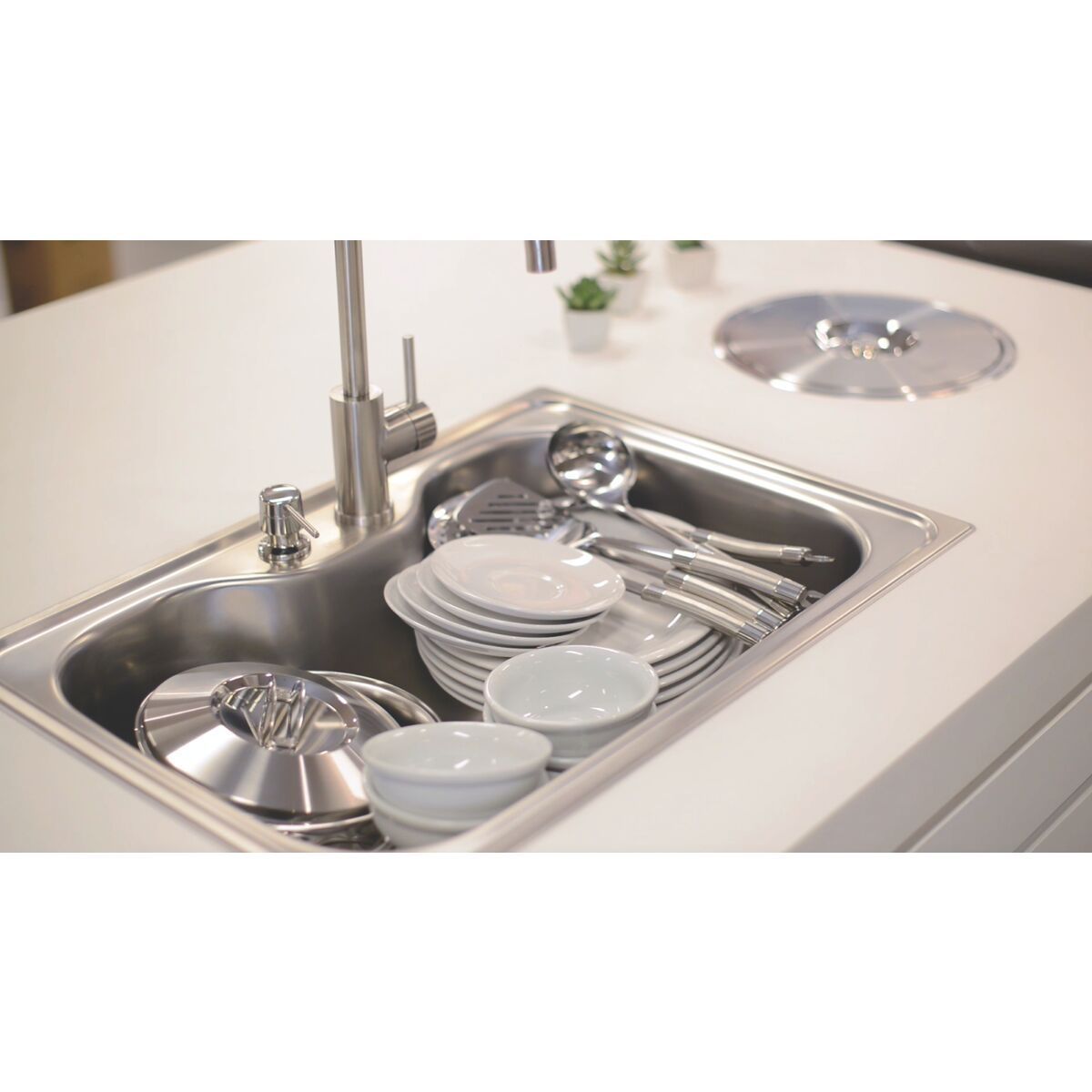 Cuba de Sobrepor Tramontina Morgana 60 FX em Aço Inox com Acabamento Escovado 69 x 49 cm com Válvula