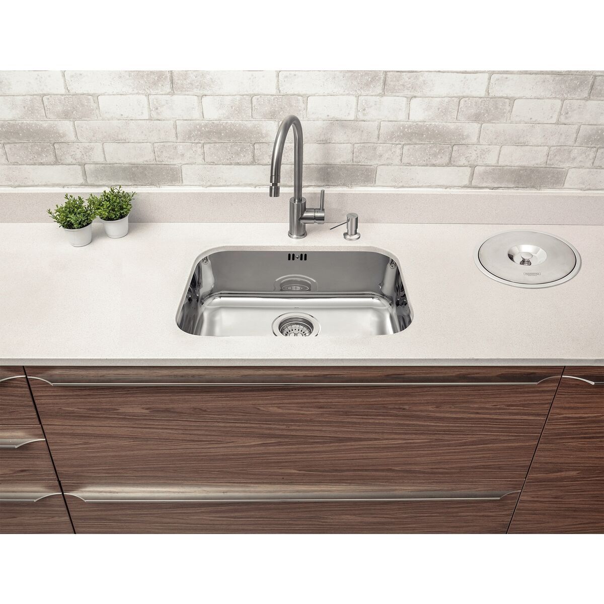 Cuba de embutir Tramontina Lavínia 47 BL em aço inox alto brilho 47x30 cm