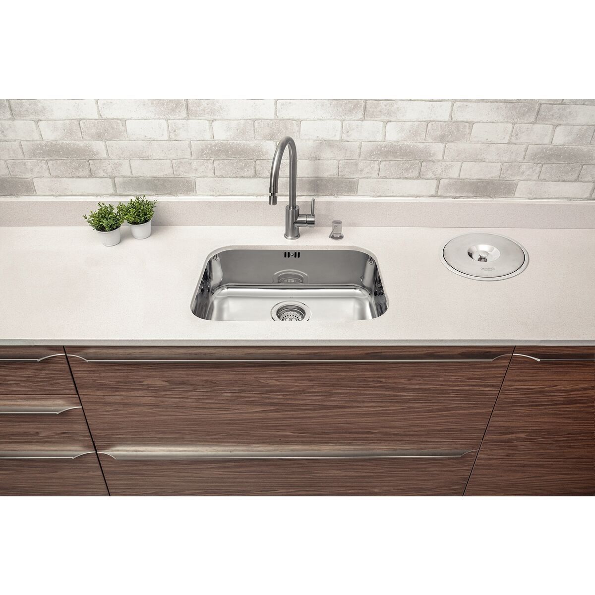 Cuba de embutir Tramontina Lavínia 48 BL em aço inox alto brilho 48x34 cm