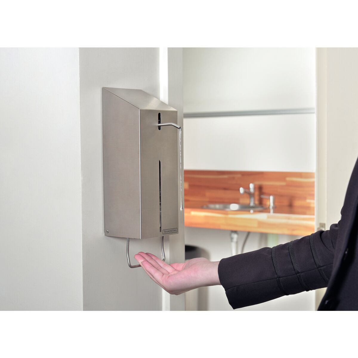 Dispenser de &Aacute;lcool Gel e Sab&atilde;o L&iacute;quido 500 ml Tramontina em A&ccedil;o Inox com Acabamento Acetinado